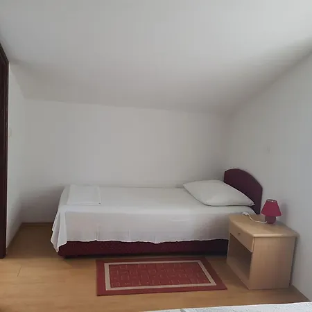 Ferien Apart- Fuer 8 By Interhome * פלוצ'ה